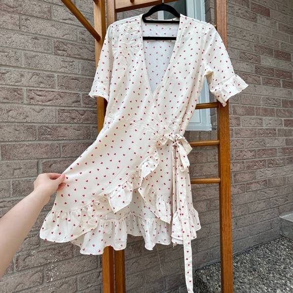 heart print wrap dress! - Picture 2 of 9